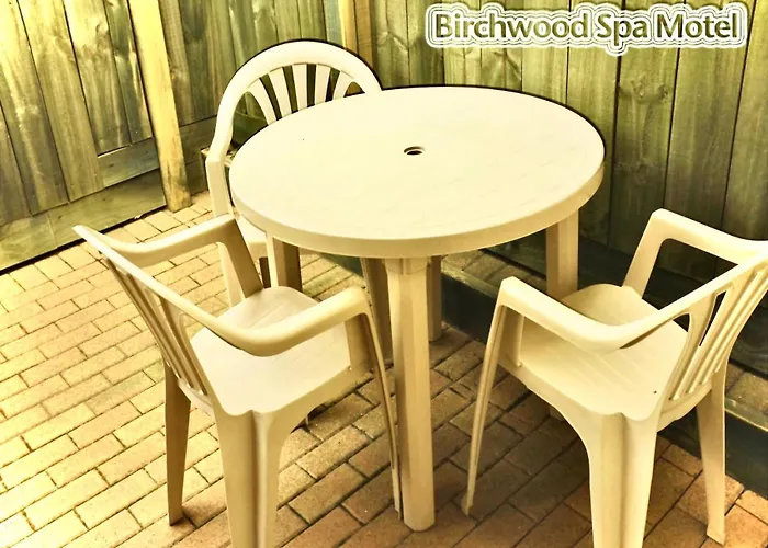 Birchwood Spa Motel