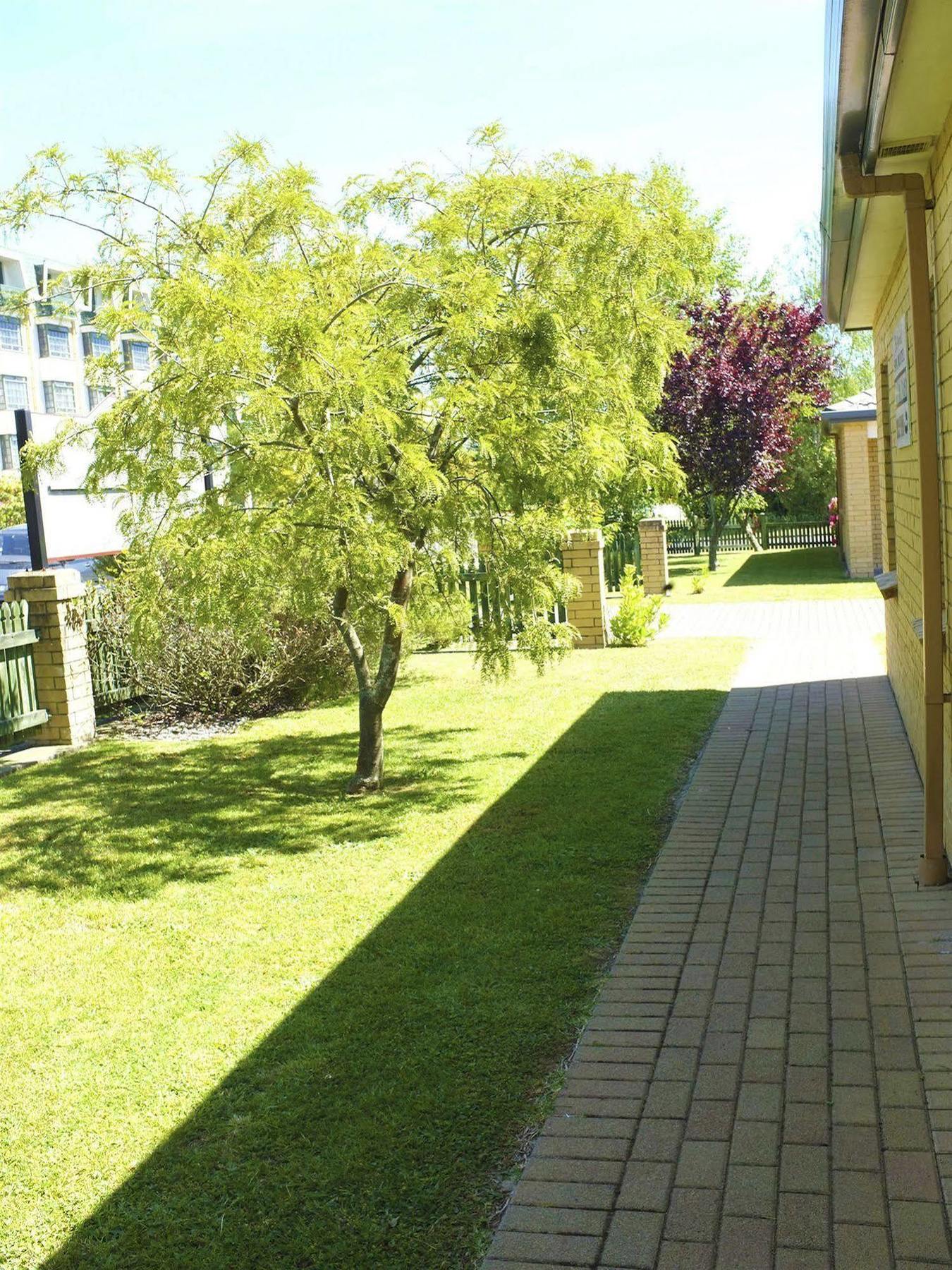 Birchwood Motel